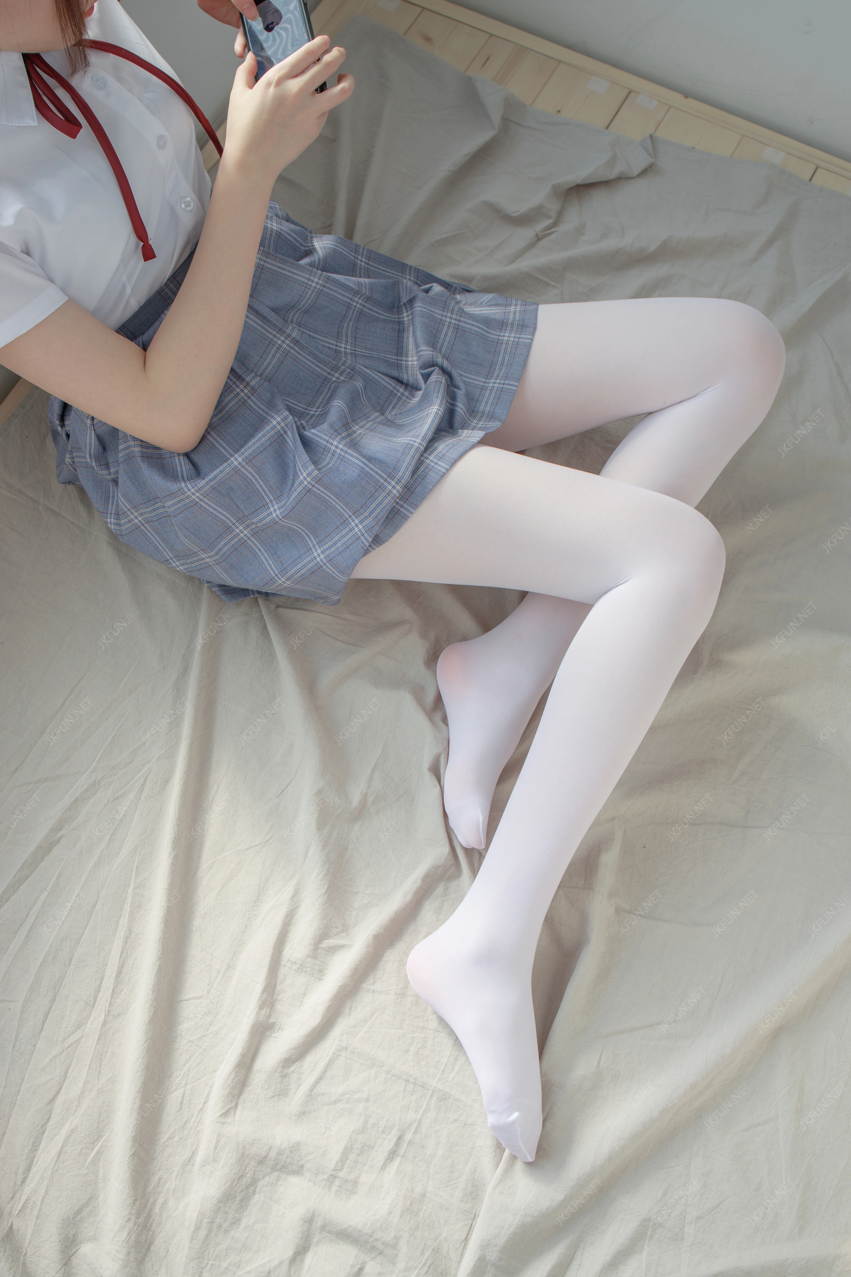 森萝财团 [JKFUN-002] Aika 可爱学妹丝足 [230P 1V]插图2